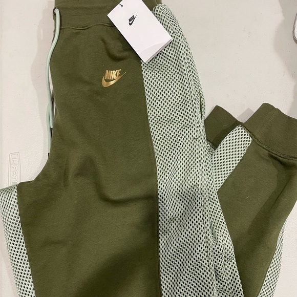 Nike Pants - Nike sweatpants